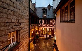 Maison Philippe Le Bon Hotel, Restaurant & Bar Le 19